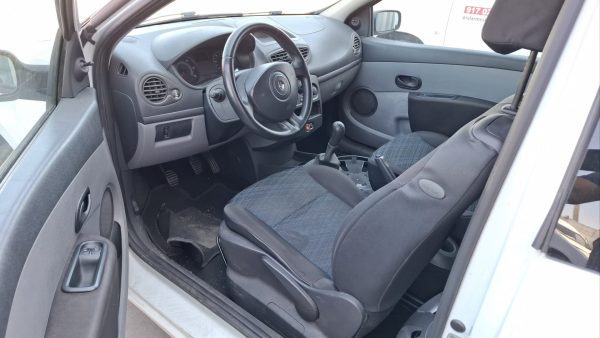Renault clio 1.5 dci para peças - Image 2
